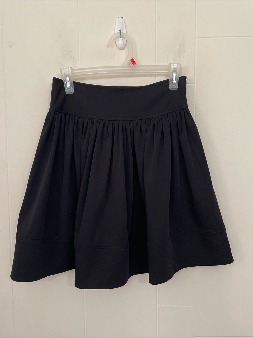Diane von Furstenberg Bubble Hem Skirt Size 4 Black Nylon Stretch Classic